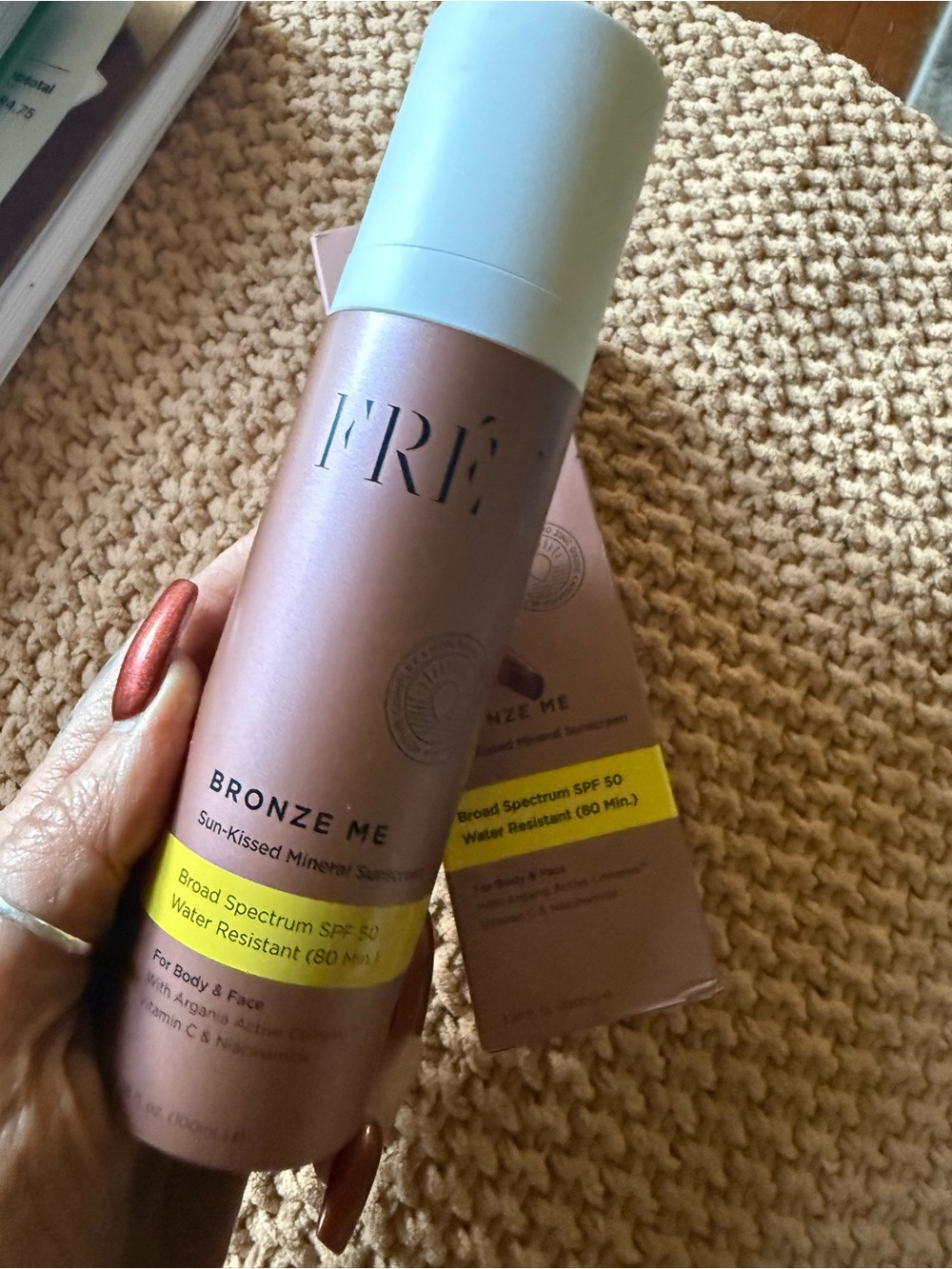 Active USA Bronze Me Sun-Kissed Bronzer Spray in Rose Gold and White